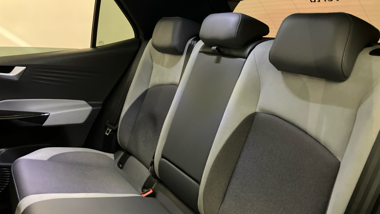 Volkswagen ID.3 150kW Family Pro Performance 58kWh 5dr Auto Electric Hatchback